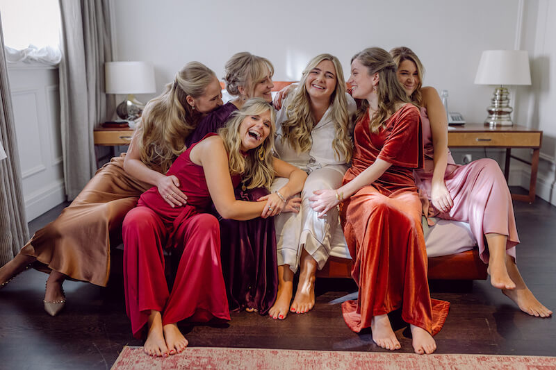 Bridal Preparations, Luxury London wedding venue / Lara Arnott Photography at Rosewood, London